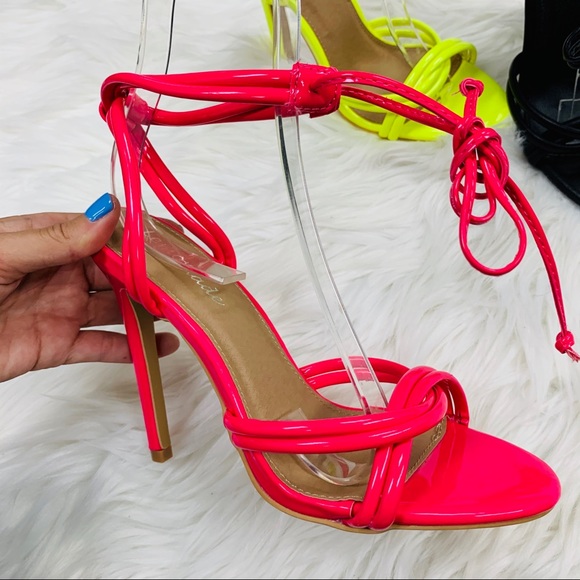 Neon pink patent heel - Picture 3 of 6